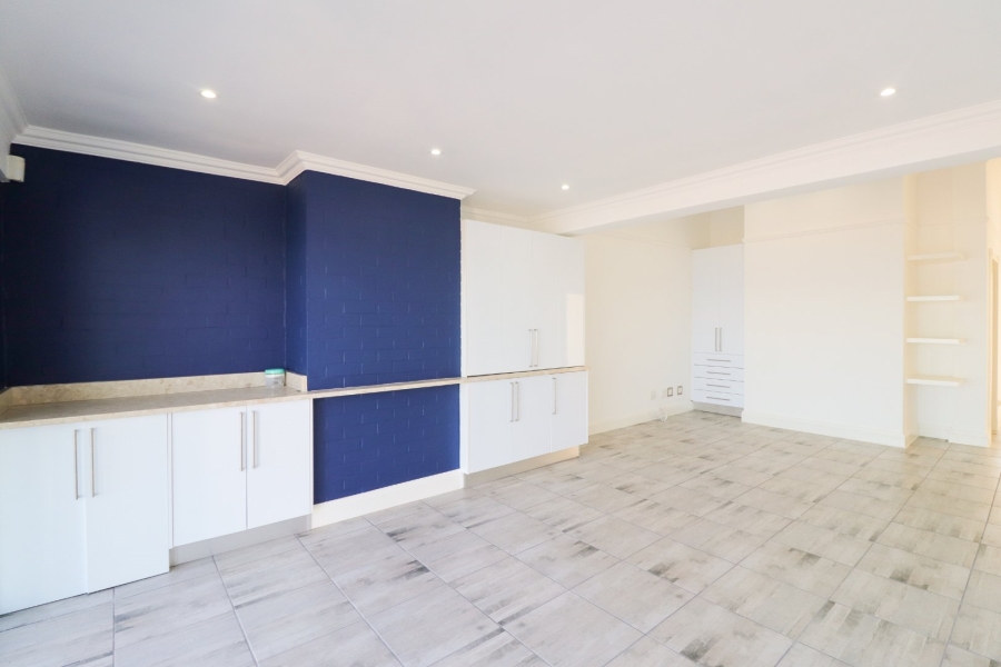 8 Bedroom Property for Sale in Reebok Western Cape